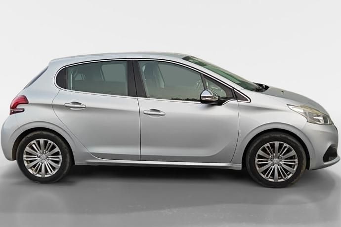 Usado Peugeot 208 Signature Sky 110 CV (80 kW) 2018 Utilitario