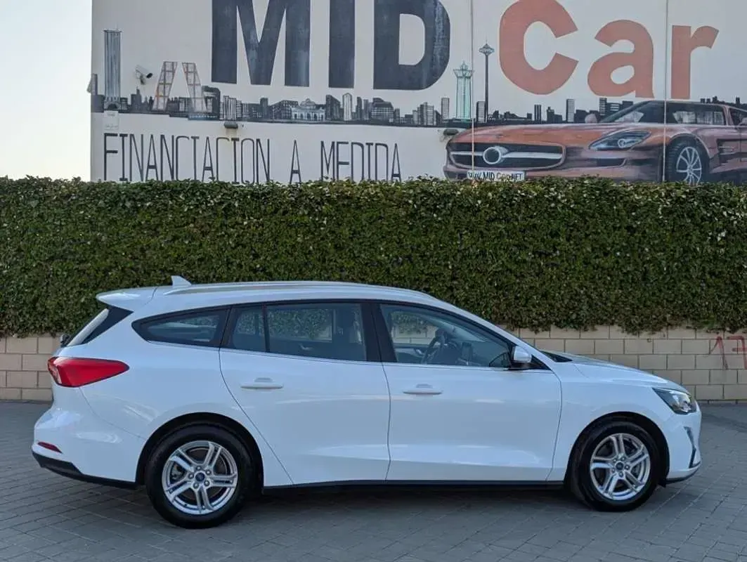 Usado Ford Focus Titanium 120 CV (88 kW) 2020 Blanco Familiar
