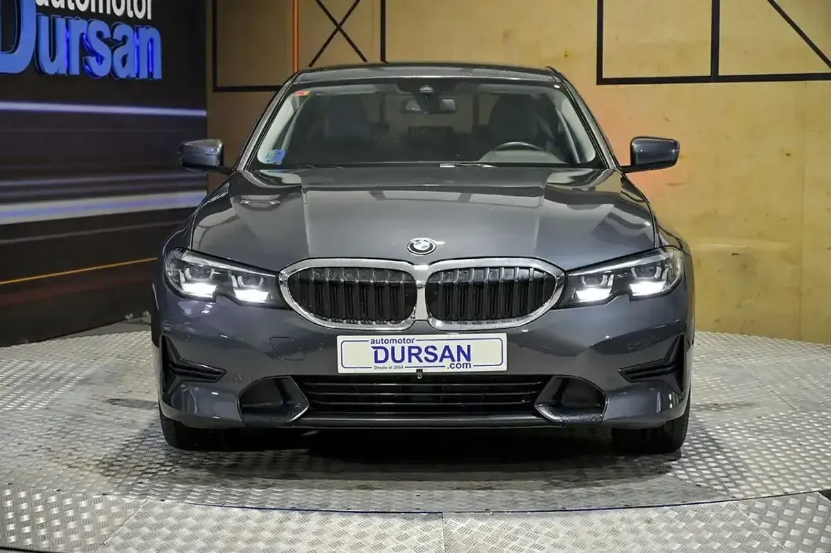 Usado BMW 320e Comfort Edition 190 CV (139 kW) 2021 Gris / plata Berlina