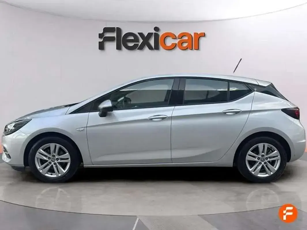 Usado Opel Astra Business Elegance 131 CV (96 kW) 2020 Gris Familiar
