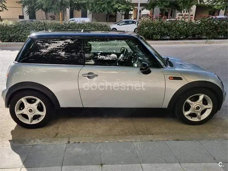 Usado Mini Cooper 115 CV (84 kW) 2003 Gris / plata Utilitario