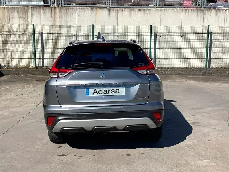 Usado Mitsubishi Eclipse Cross 188 CV (138 kW) 2025 Gris / plata SUV
