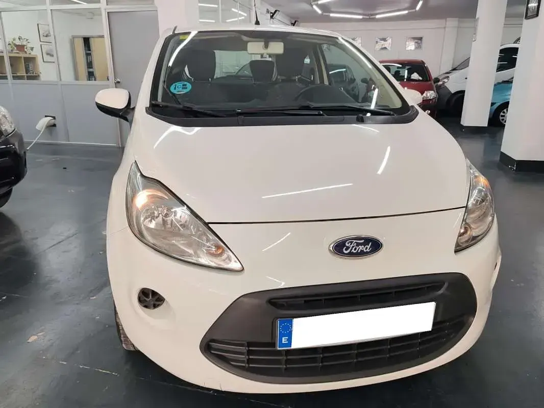 Usado Ford Ka 69 CV (50 kW) 2014 Blanco Utilitario