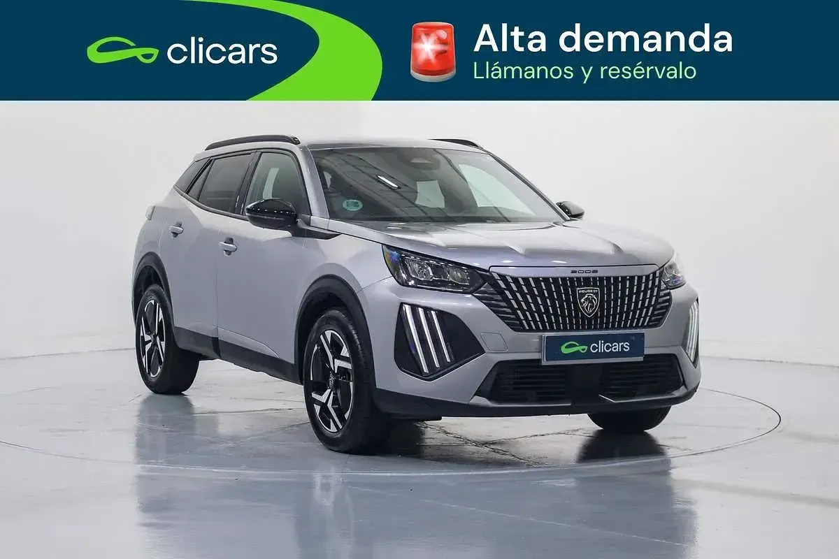 Usado Peugeot 2008 Allure 102 CV (75 kW) 2025 Plateado SUV