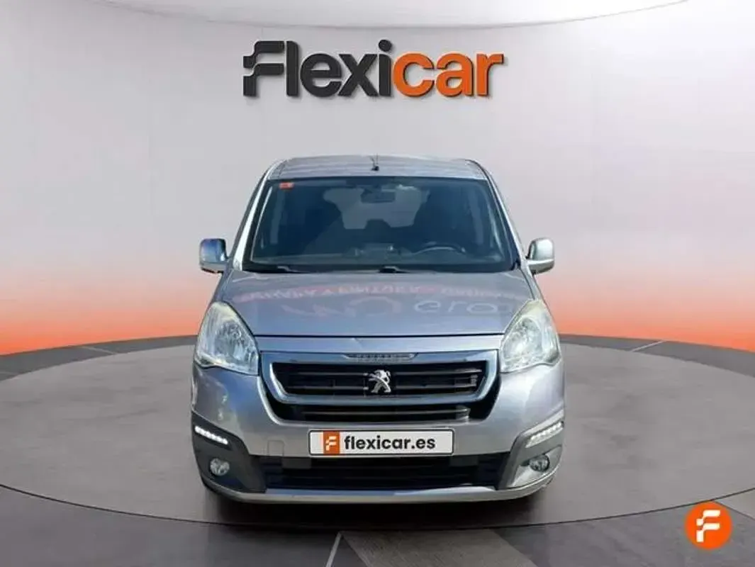 Usado Peugeot TePee Outdoor 99 CV (72 kW) 2017 Gris Van