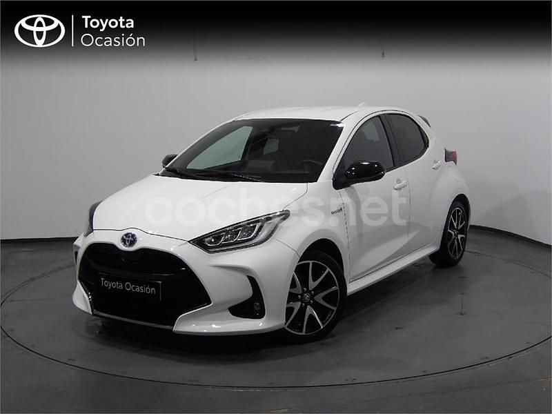 Blanco Usado 2021 Toyota Yaris Hybrid Style Berlina | 19.500 € (Precio justo) - Imagen 1/4