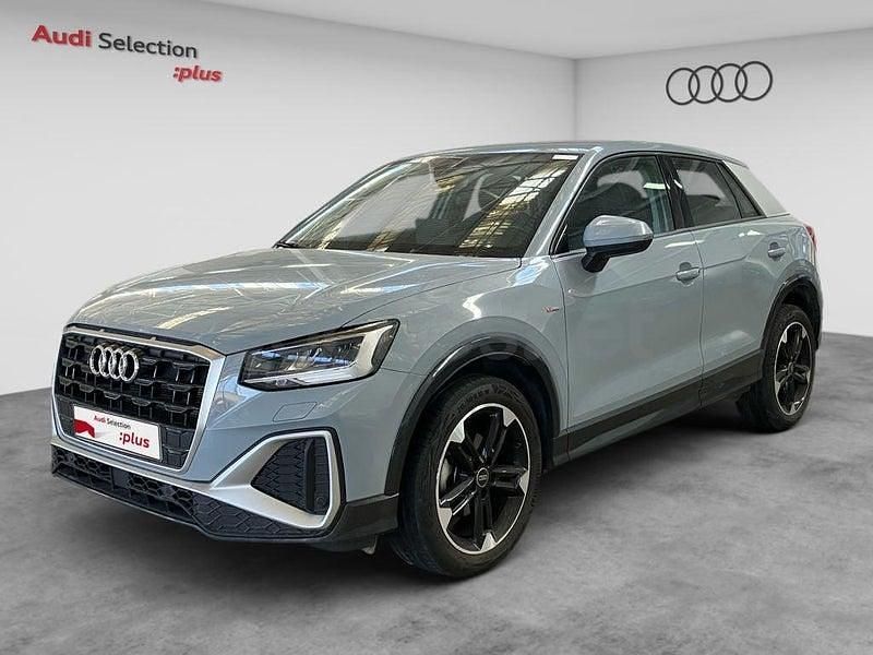 Usado Audi Q2 S-Line 116 CV (85 kW) 2025 Gris / plata SUV
