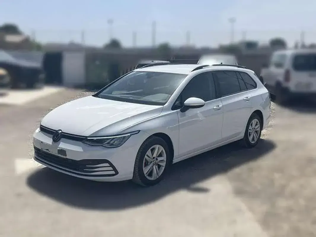 Usado VW Golf VIII 116 CV (85 kW) 2023 Blanco Familiar
