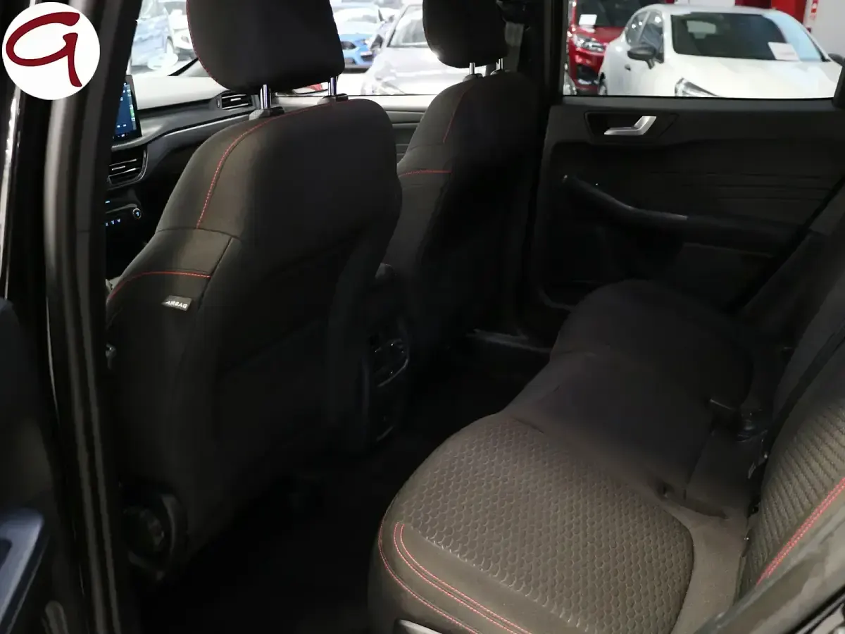 Usado Ford Kuga ST-Line 243 CV (178 kW) 2024 Negro SUV