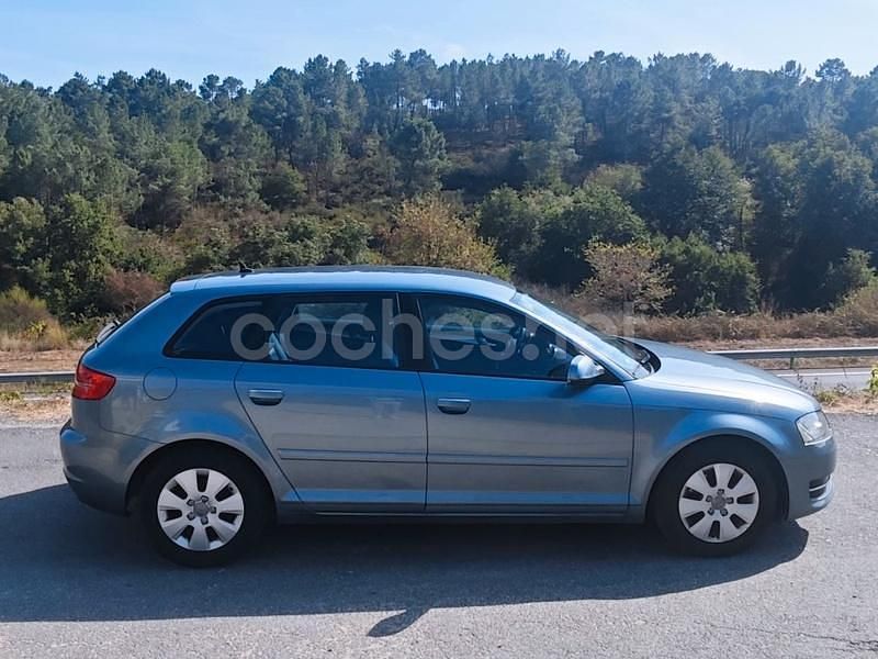 Usado Audi A3 Attraction 105 CV (77 kW) 2011 Gris / plata Utilitario