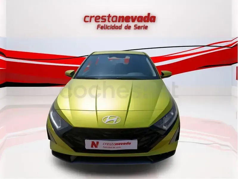 Usado Hyundai i20 100 CV (73 kW) 2024 Verde Utilitario