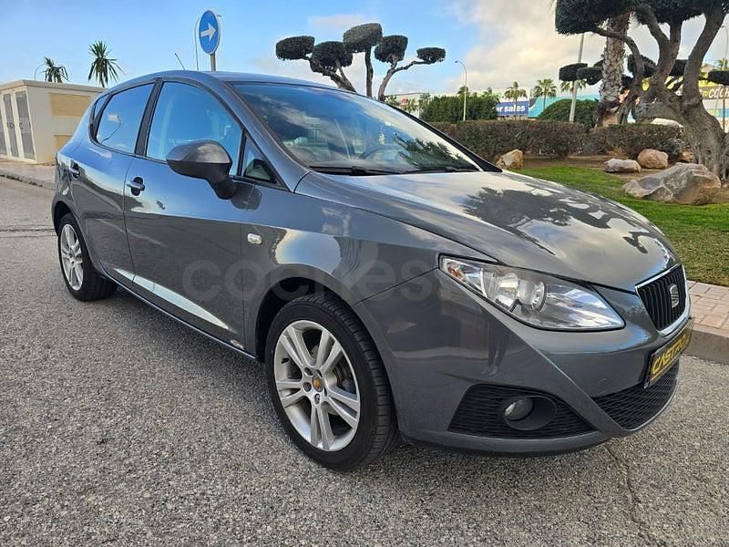 Usado Seat Ibiza Copa 90 CV (66 kW) 2012 Gris / plata Berlina