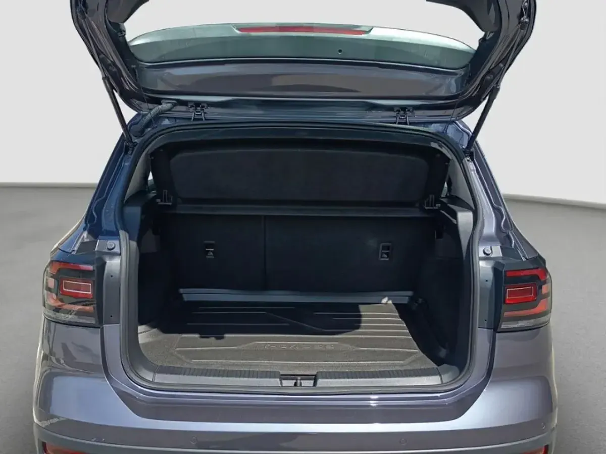 Usado VW T-Cross Advance 110 CV (80 kW) 2022 Gris SUV
