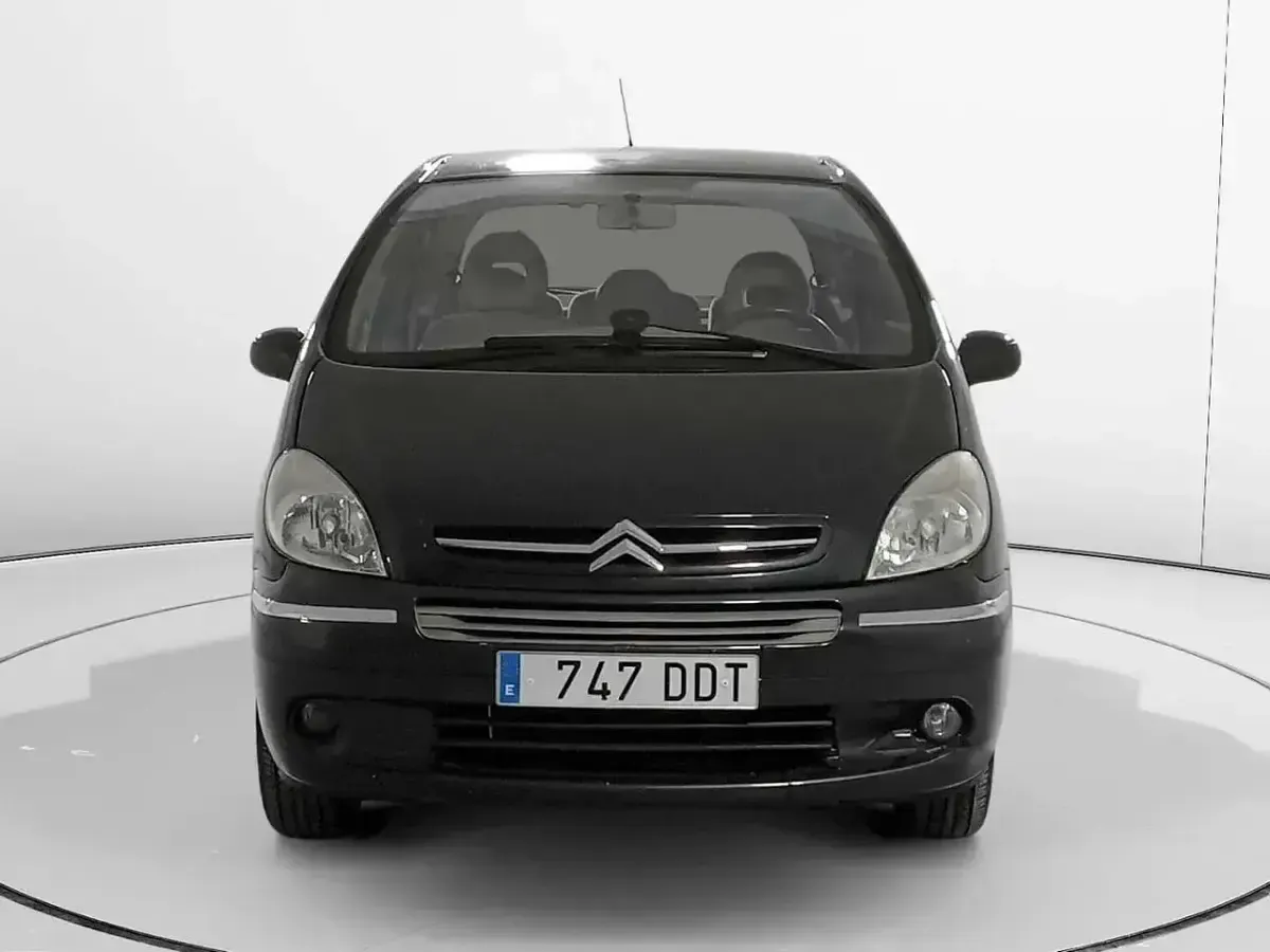 Käytetty Citroën Xsara Exclusive 90 HP (66 kW) 2004 Harmaa