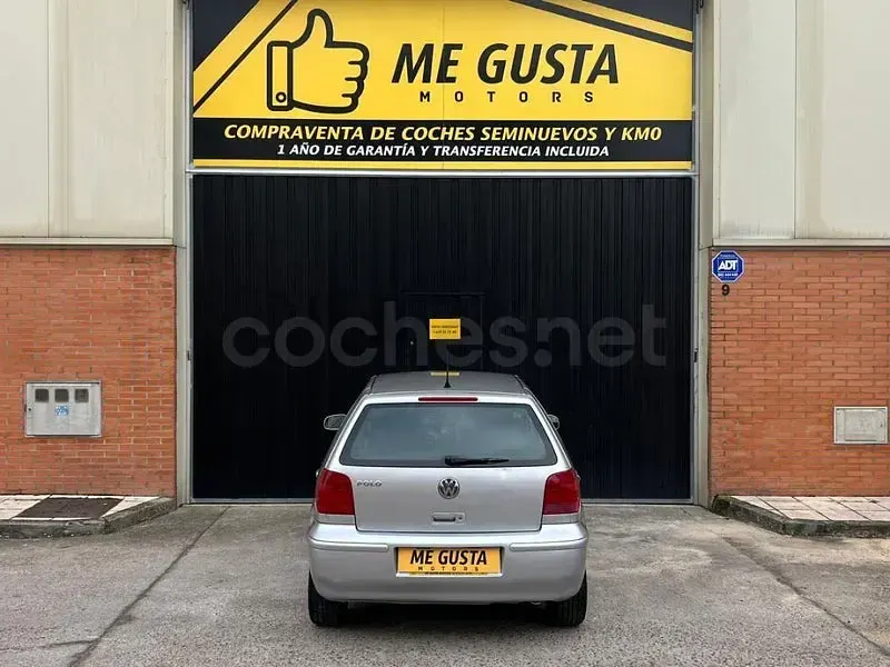 Usado VW Polo Trendline 60 CV (44 kW) 2001 Gris / plata Utilitario