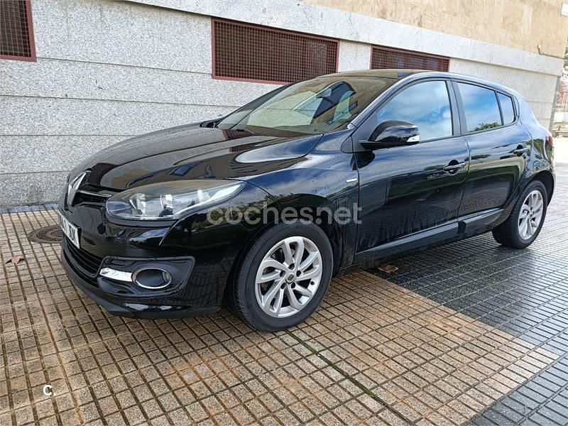 Usado Renault Mégane LIMITED 115 CV (84 kW) 2015 Negro Berlina