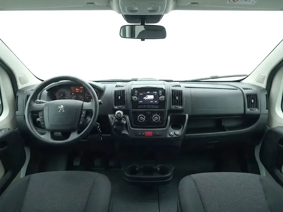 Usado Peugeot Boxer 141 CV (103 kW) 2022 Blanco Van