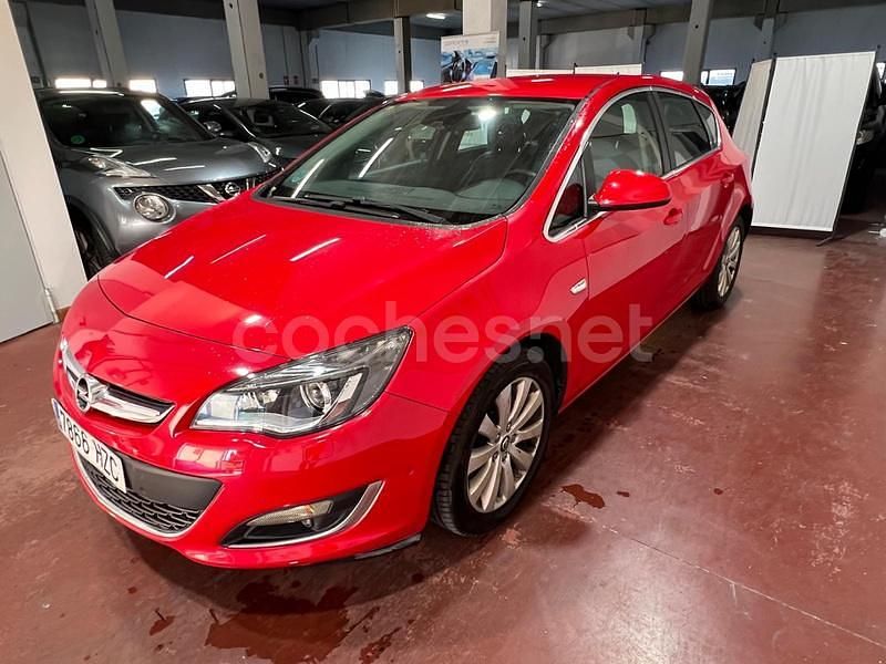 Usado Opel Astra Selective 110 CV (80 kW) 2014 Rojo Berlina