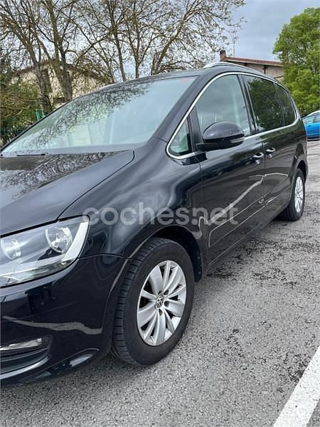 Usado VW Sharan Sport 140 CV (102 kW) 2012 Negro Monovolumen