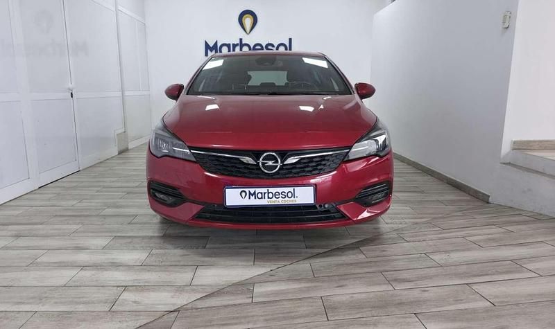 Usado Opel Astra Selective 105 CV (77 kW) 2020 Burdeos Utilitario