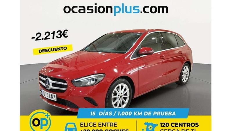Usado Mercedes B180 136 CV (100 kW) 2021 Rojo Monovolumen