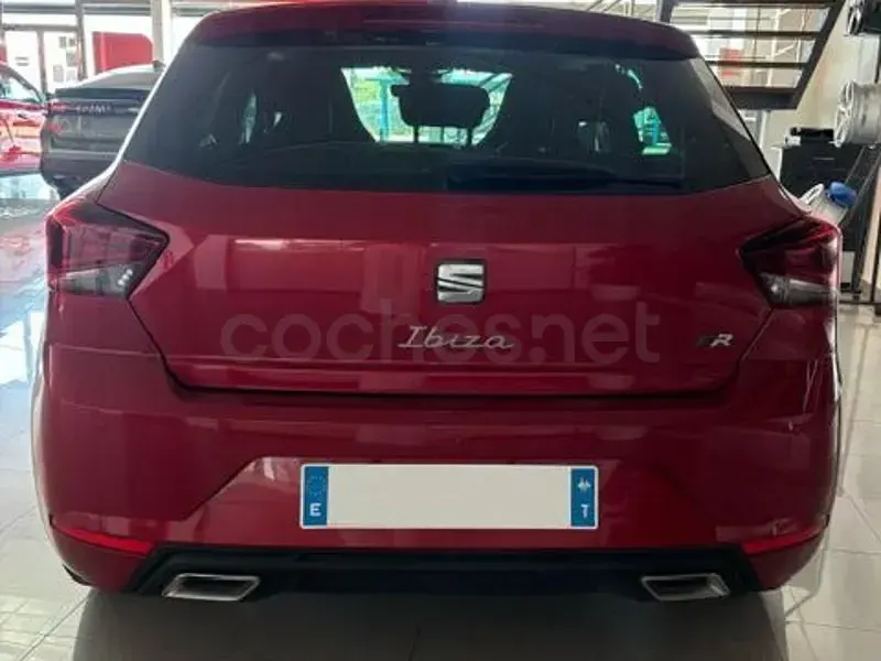 Usado Seat Ibiza FR 115 CV (84 kW) 2025 Rojo Utilitario