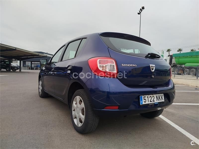Usado Dacia Sandero Ambiance 75 CV (55 kW) 2016 Azul Berlina