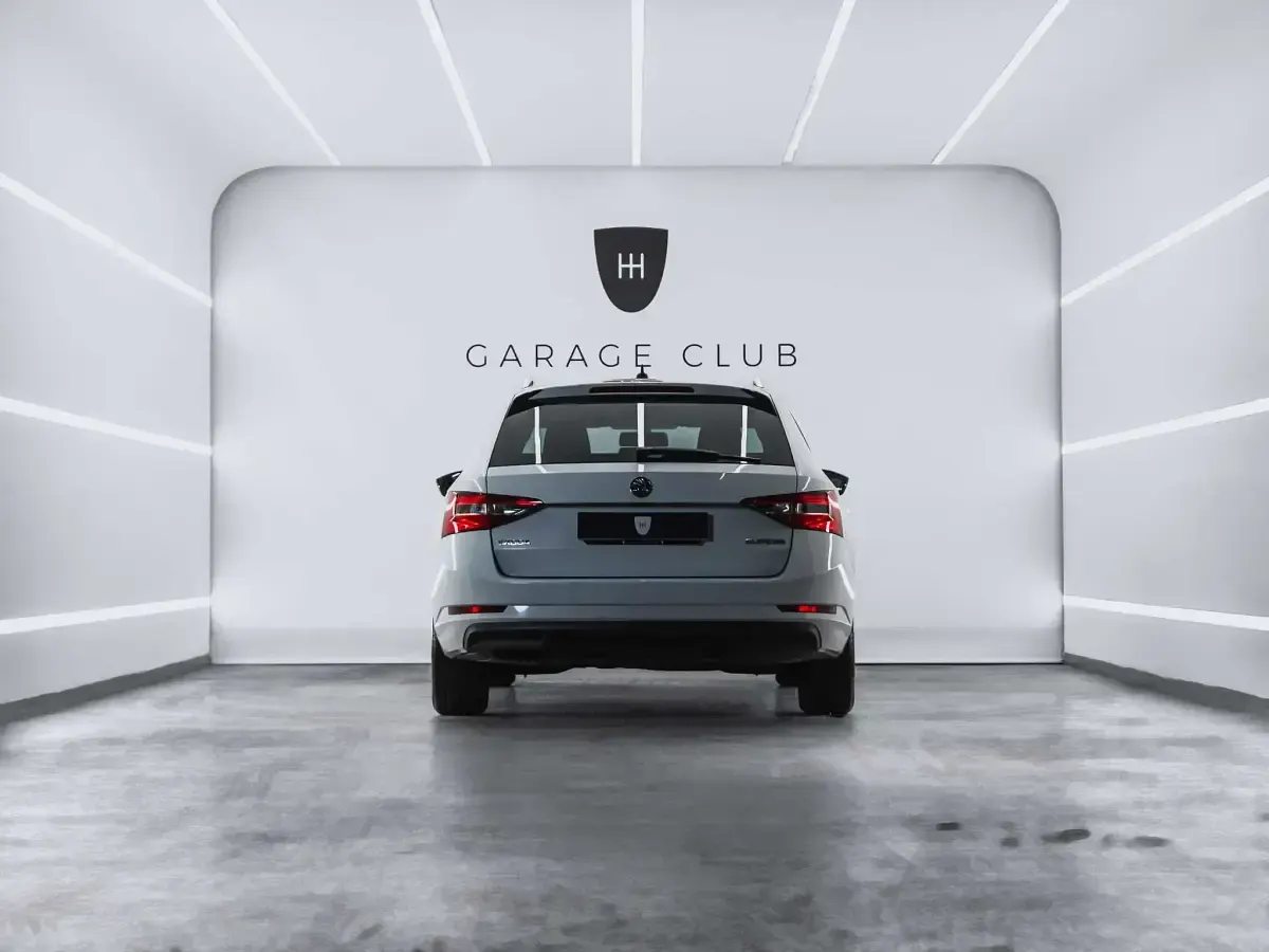 Usado Skoda Superb Ambition 150 CV (110 kW) 2016 Blanco Familiar