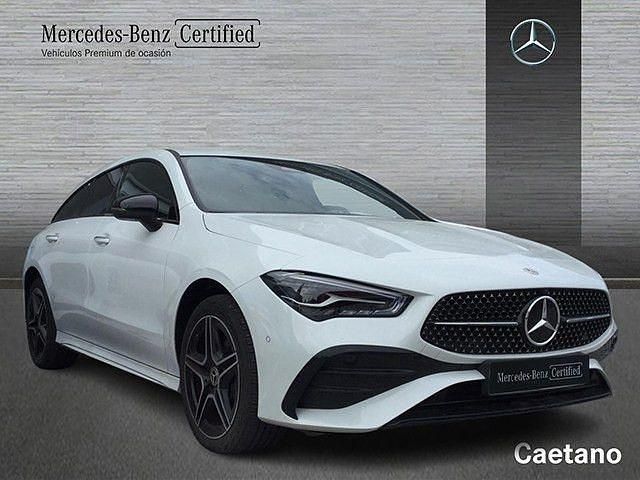 Usado Mercedes CLA250e Shooting Brake AMG line 218 CV (160 kW) 2024 Blanco digital Familiar