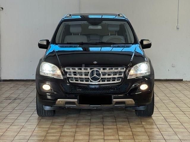 Negro Usado 2009 Mercedes ML320 SUV | 17.999 € (Caro) - Imagen 1/4