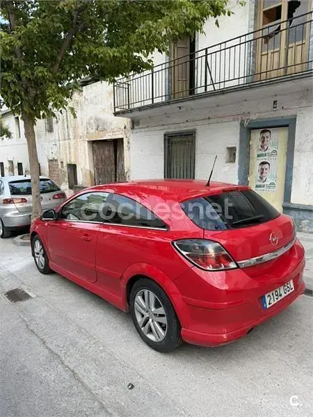 Usado Opel Astra GTC Sport 110 CV (80 kW) 2009 Rojo Berlina