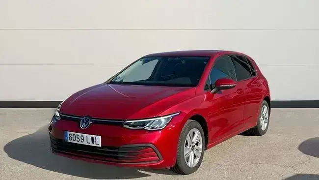 Usado VW Golf VIII Life 110 CV (80 kW) 2022 Rojo Berlina