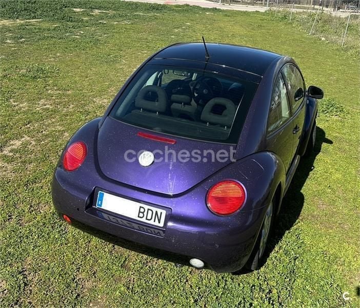 Usado VW New Beetle 150 CV (110 kW) 2000 Violeta / lila Utilitario