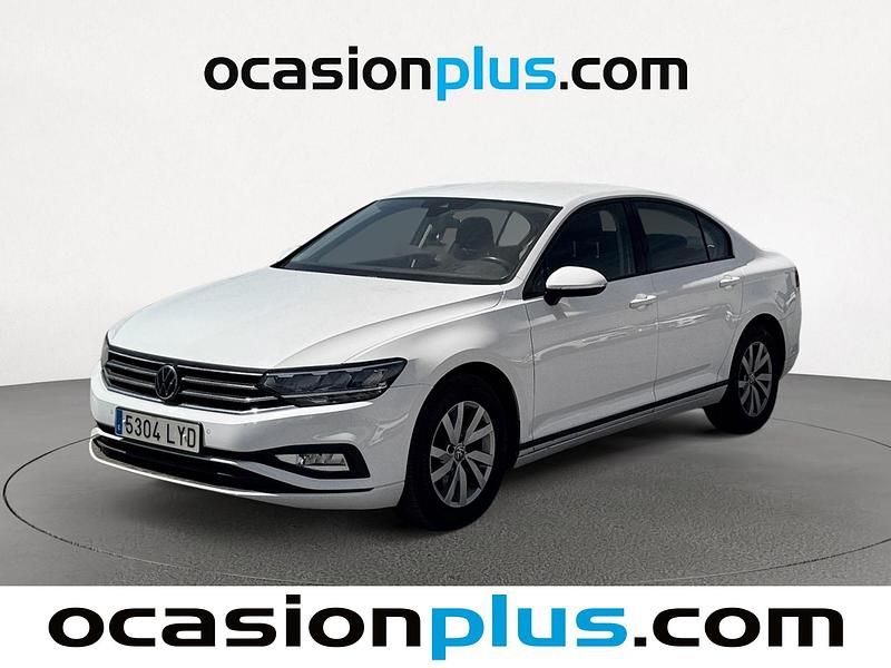 Usado VW Passat Business 122 CV (89 kW) 2022 Blanco Berlina