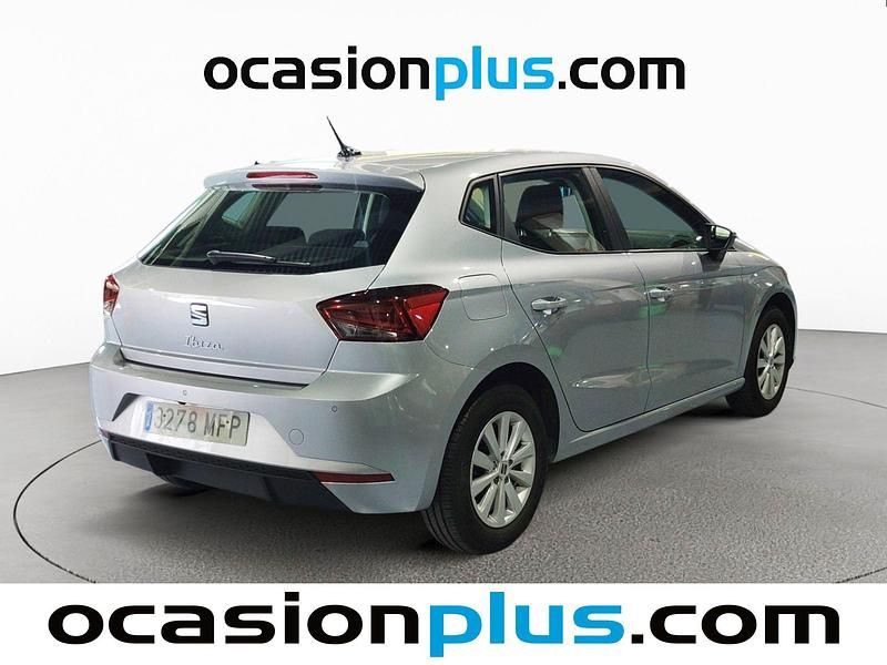 Usado Seat Ibiza Style 80 CV (58 kW) 2023 Gris plata Utilitario