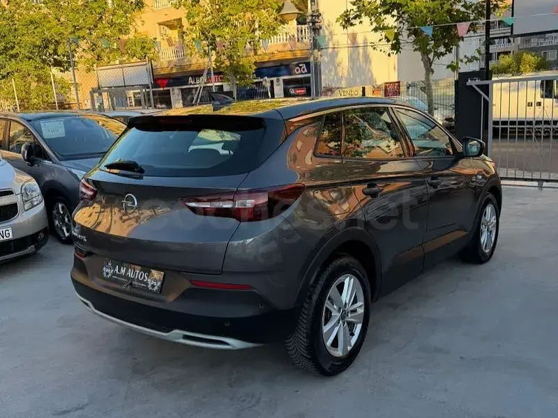 Usado Opel Grandland X Ultimate 130 CV (95 kW) 2021 Gris / plata SUV