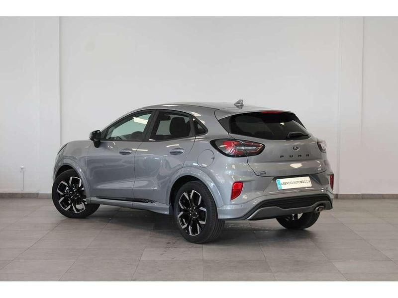 Usado Ford Puma ST-Line 125 CV (91 kW) 2023 Plateado Berlina