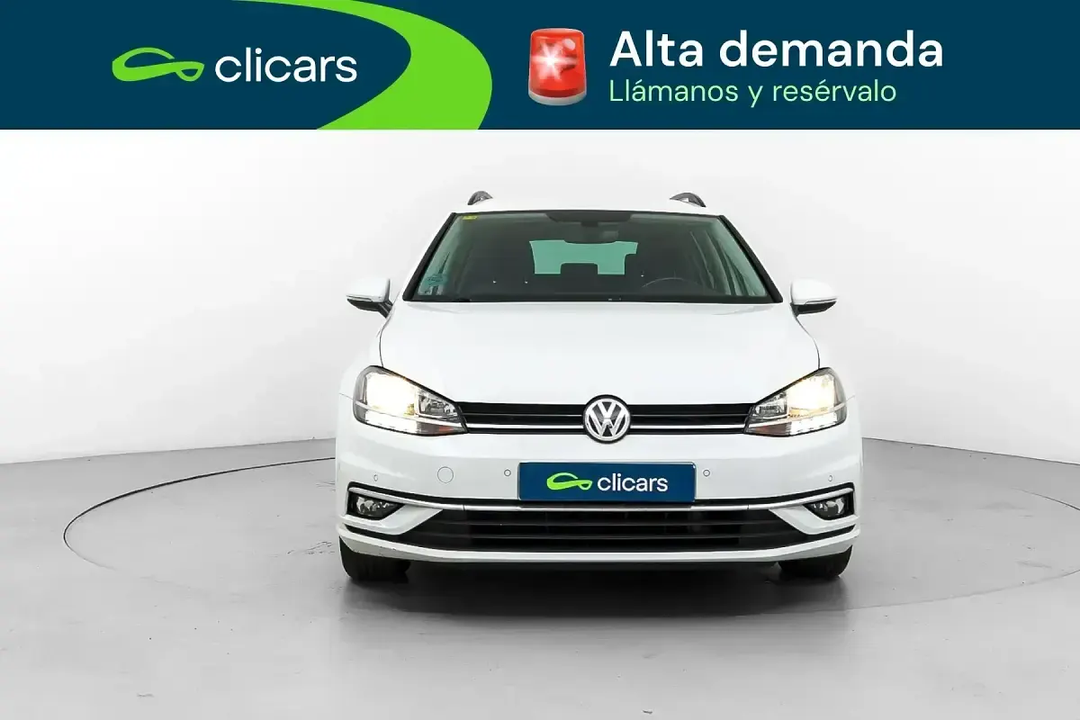 Usado VW Golf VII Advance 125 CV (91 kW) 2018 Blanco Familiar