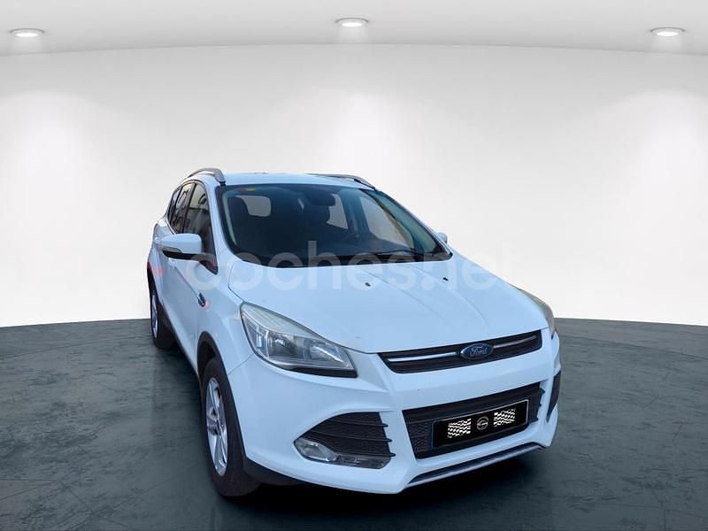 Usado Ford Kuga Trend 120 CV (88 kW) 2016 Blanco SUV