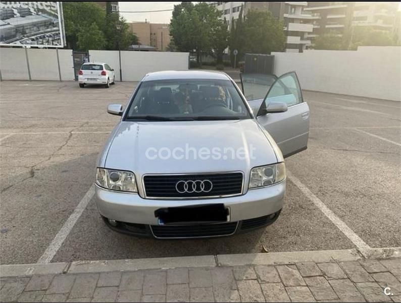 Usado Audi A6 130 CV (95 kW) 2003 Gris / plata Berlina