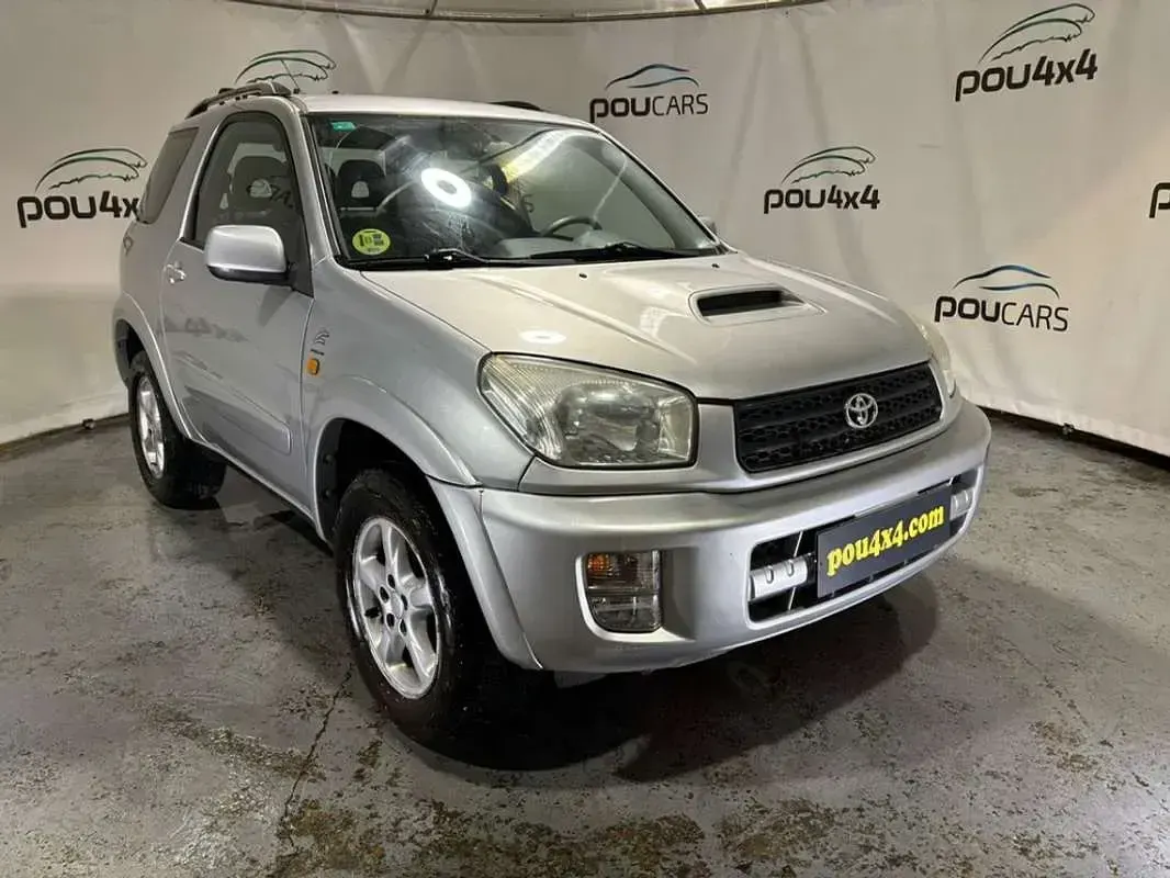 Usado Toyota RAV4 Sol 150 CV (110 kW) 2003 Plateado SUV