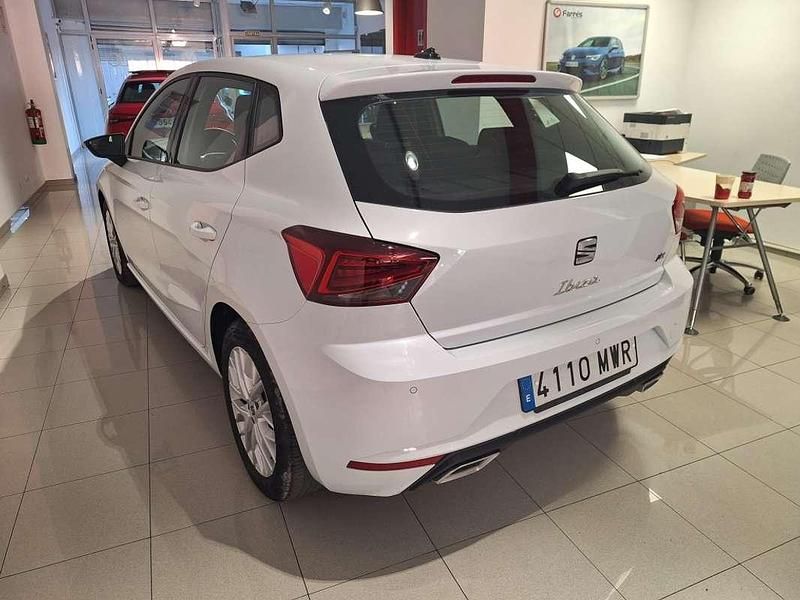 Usado Seat Ibiza FR 116 CV (85 kW) 2024 Blanco Utilitario