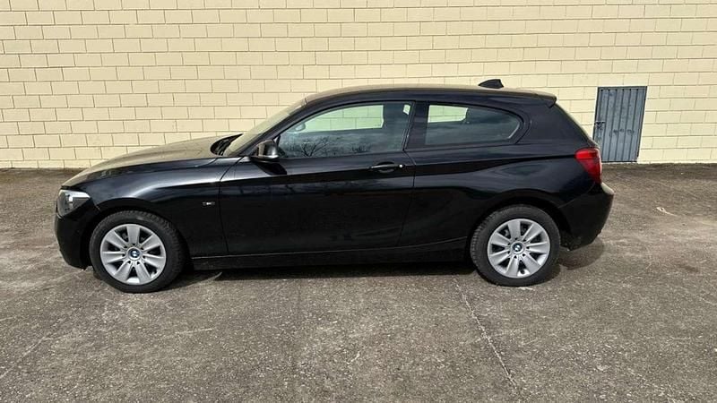 Usado BMW 116 Sport Line 136 CV (100 kW) 2014 Negro Utilitario