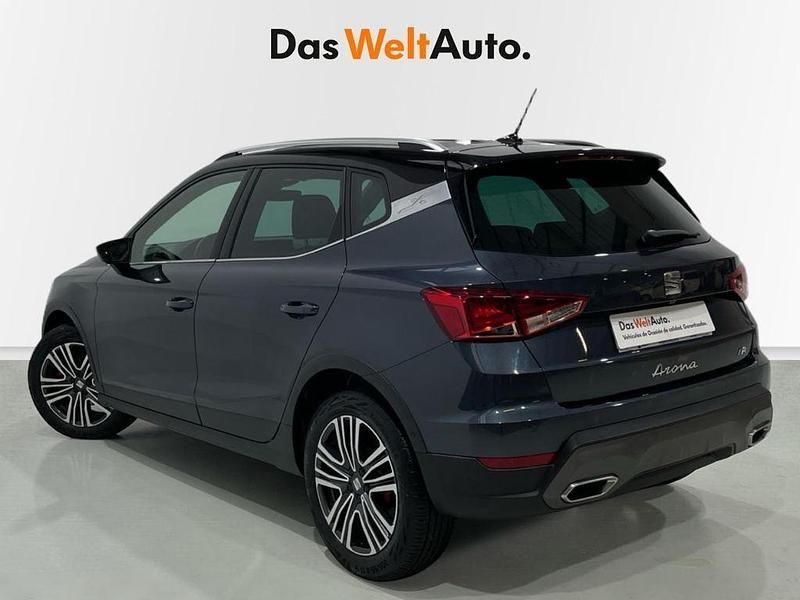 Usado Seat Arona FR 115 CV (84 kW) 2024 Gris SUV