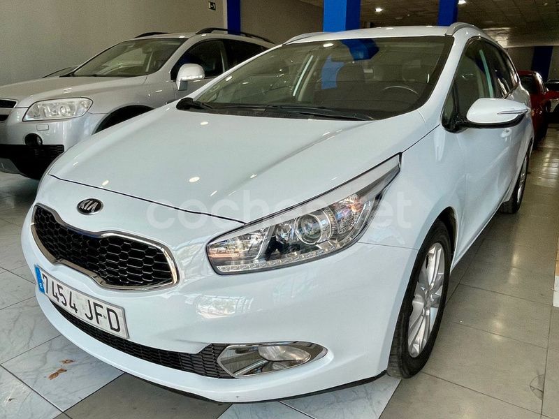 Blanco Usado 2015 Kia Ceed Sportswagon Familiar | 6990 € (Super precio) - Imagen 1/4