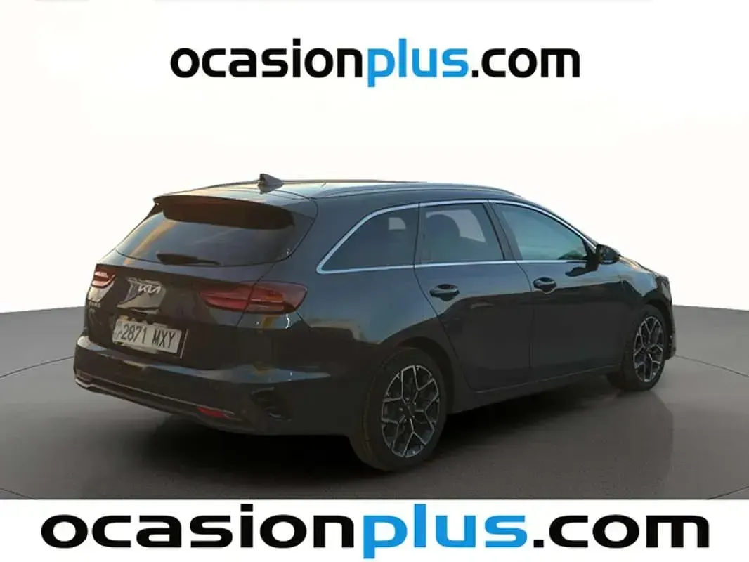 Usado Kia Ceed Style 101 CV (74 kW) 2025 Plateado Utilitario