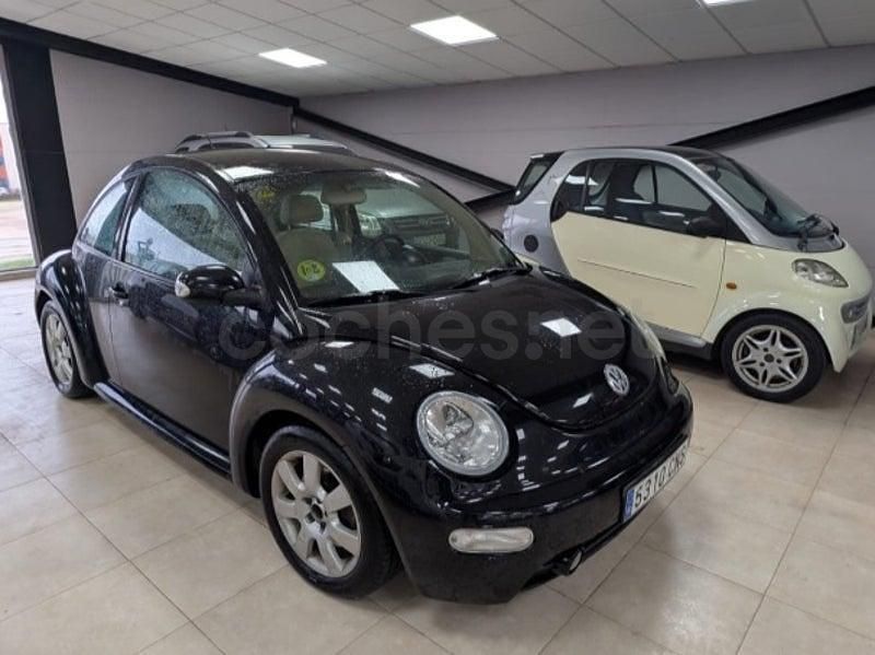 Usado VW New Beetle 150 CV (110 kW) 2004 Negro Utilitario
