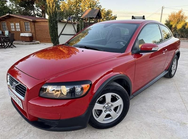 Rojo Usado 2007 Volvo C30 Momentum Utilitario | 6500 € - Imagen 1/4
