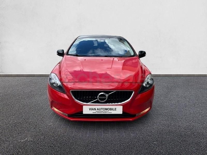 Usado Volvo V40 Momentum 120 CV (88 kW) 2017 Blanco Familiar