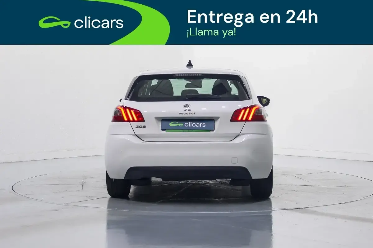 Usado Peugeot 308 Active 130 CV (95 kW) 2018 Blanco
